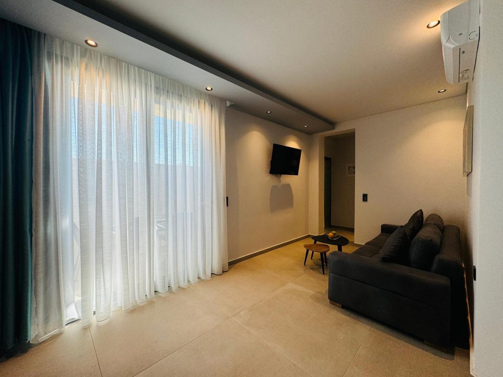 Joy Apartments 리메나리아 객실 사진